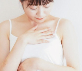 「私の乳房　おつかれさま」フリーランスのライターとして活躍する女性の乳がん体験記