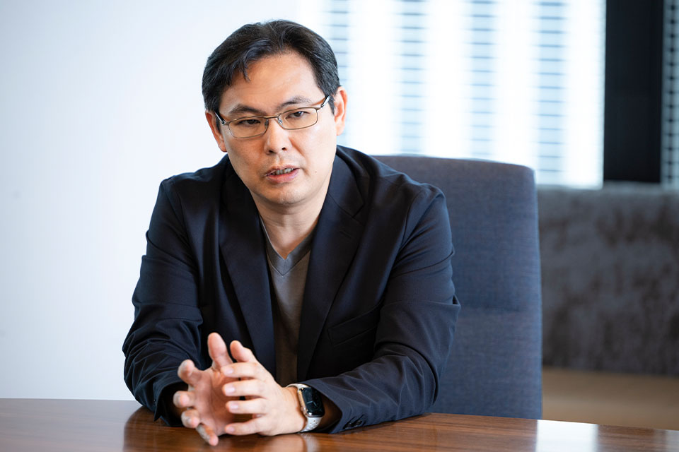 山根圭輔 氏