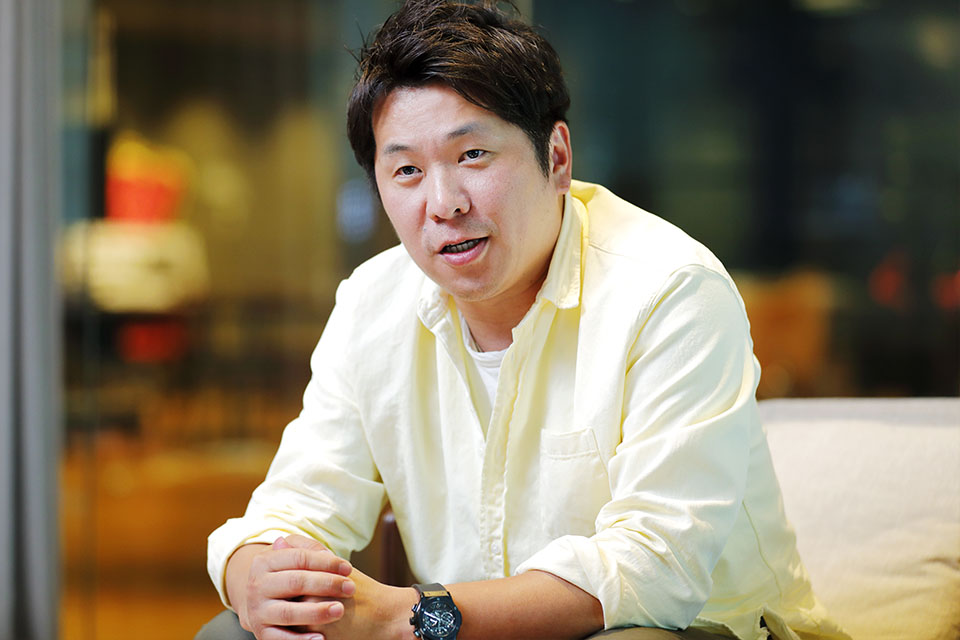 番所浩平 氏
