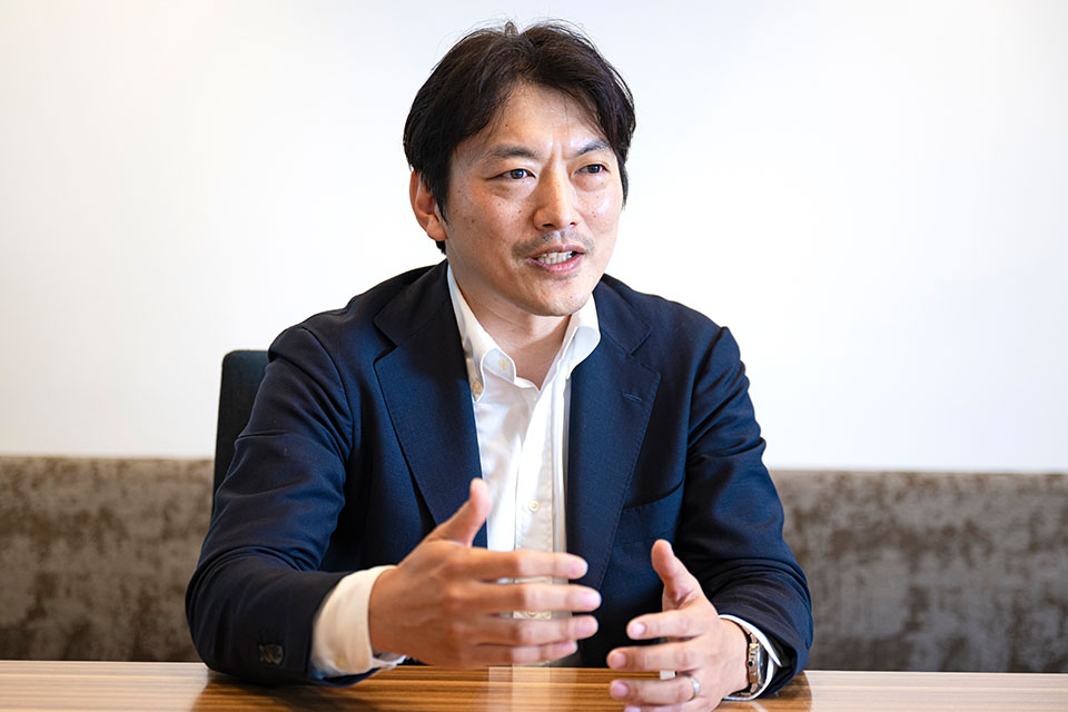 村上隆文 氏