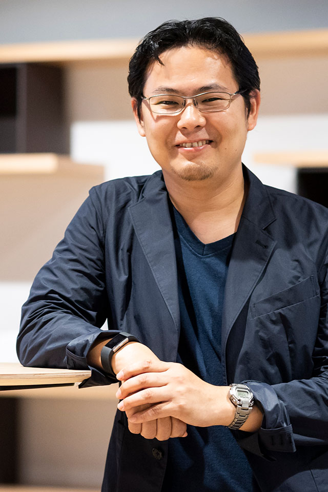 山根 圭輔 氏