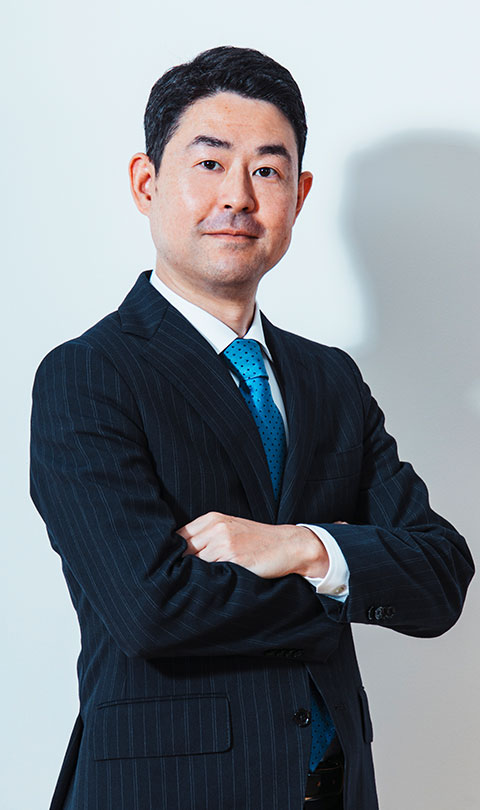 安本岳史 氏