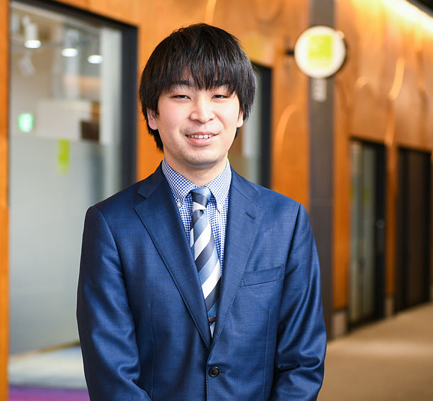 山田 慎平 氏