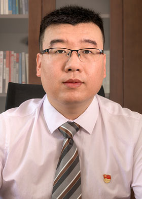 孟 広斐 氏
