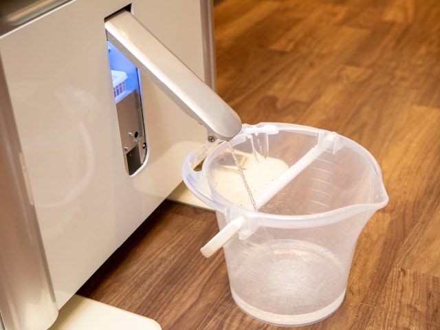 電解水を取り出す