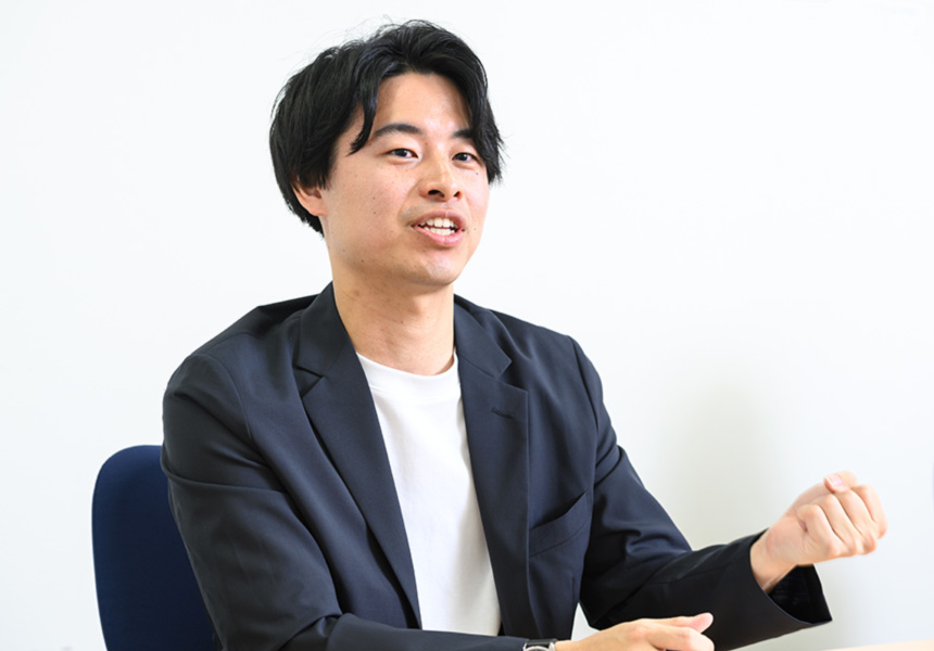 越野 翔太氏