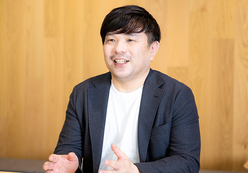 鈴木 哉氏