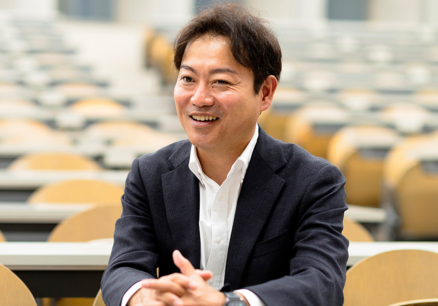 安室 敦史氏