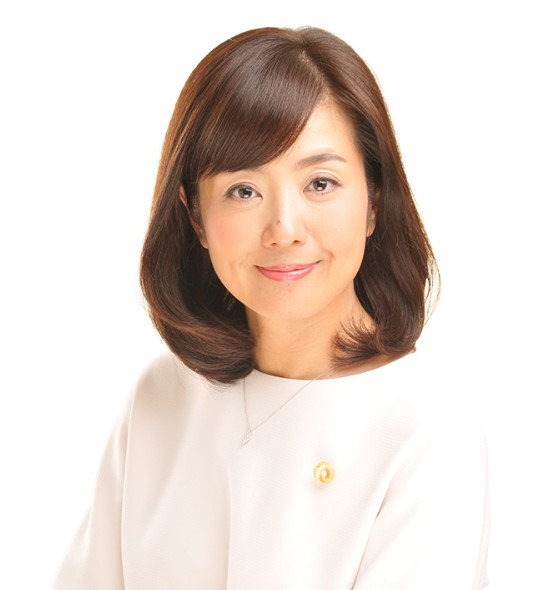 菊間 千乃 氏