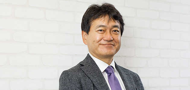 角井亮一 氏
