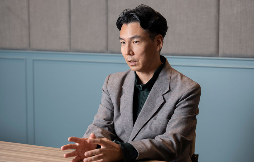 堀田 氏