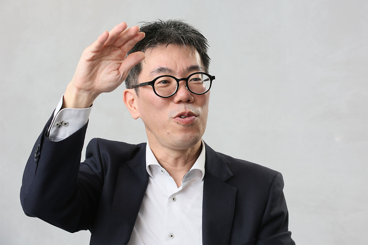 岸川佳史 氏