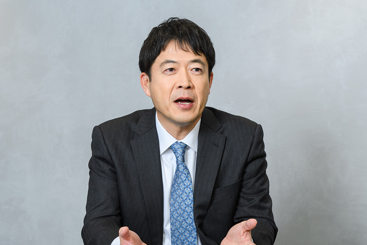 堤 伸浩氏