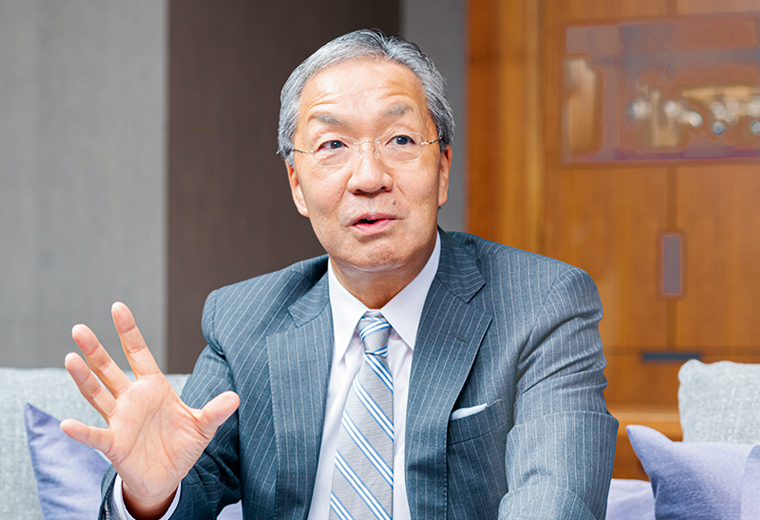 平手智行 氏