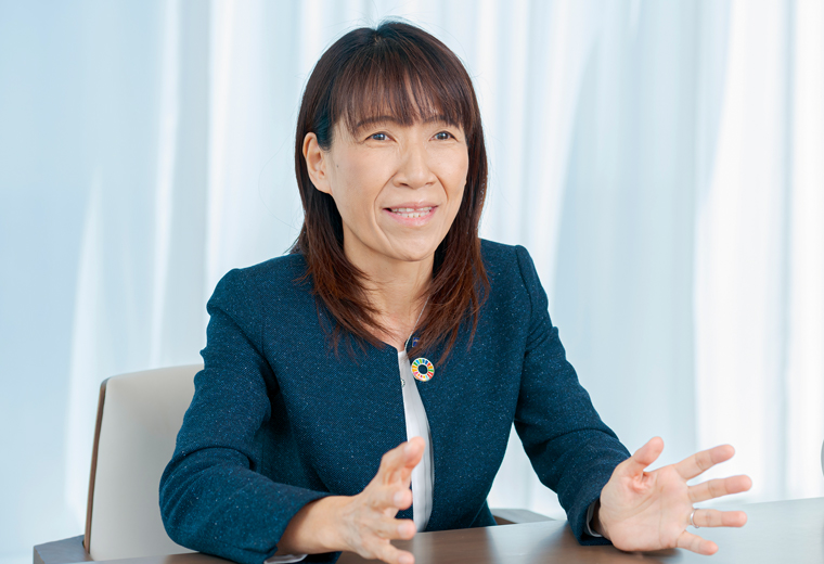 近藤佳代子 氏