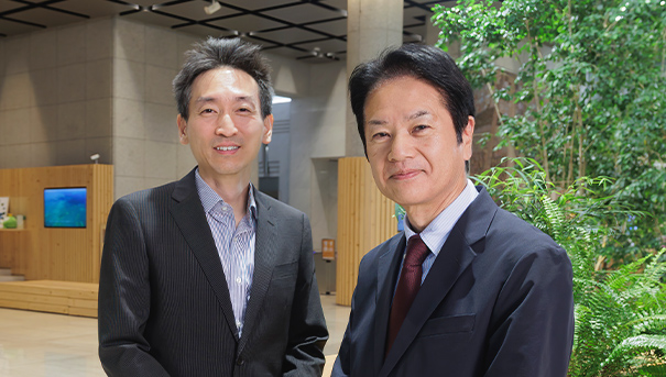 王子ホールディングス
