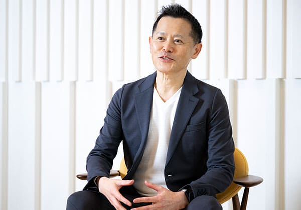 金子氏