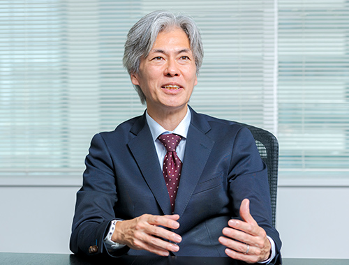 中山 立氏