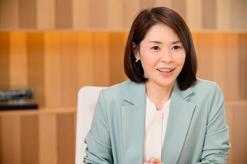 河野 奈保 氏