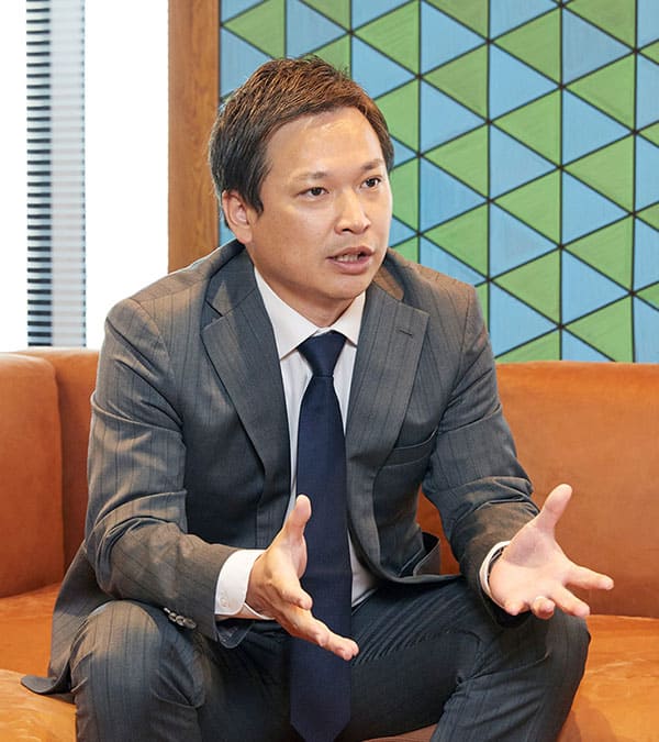 松山氏
