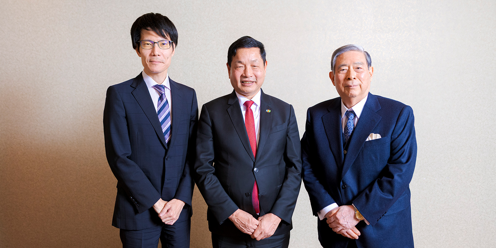左より大和田尚孝、チュオン・ザー・ビン 氏、北尾 吉孝 氏