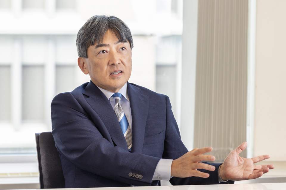 小林 千果 氏