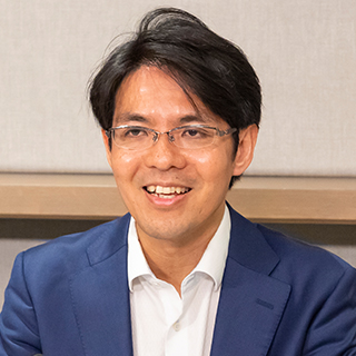 内田 圭亮 氏
