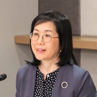 栢原 紫野 氏