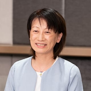 内山 夕香 氏