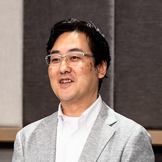 辻 祥雅 氏