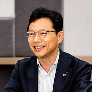 香山 真 氏