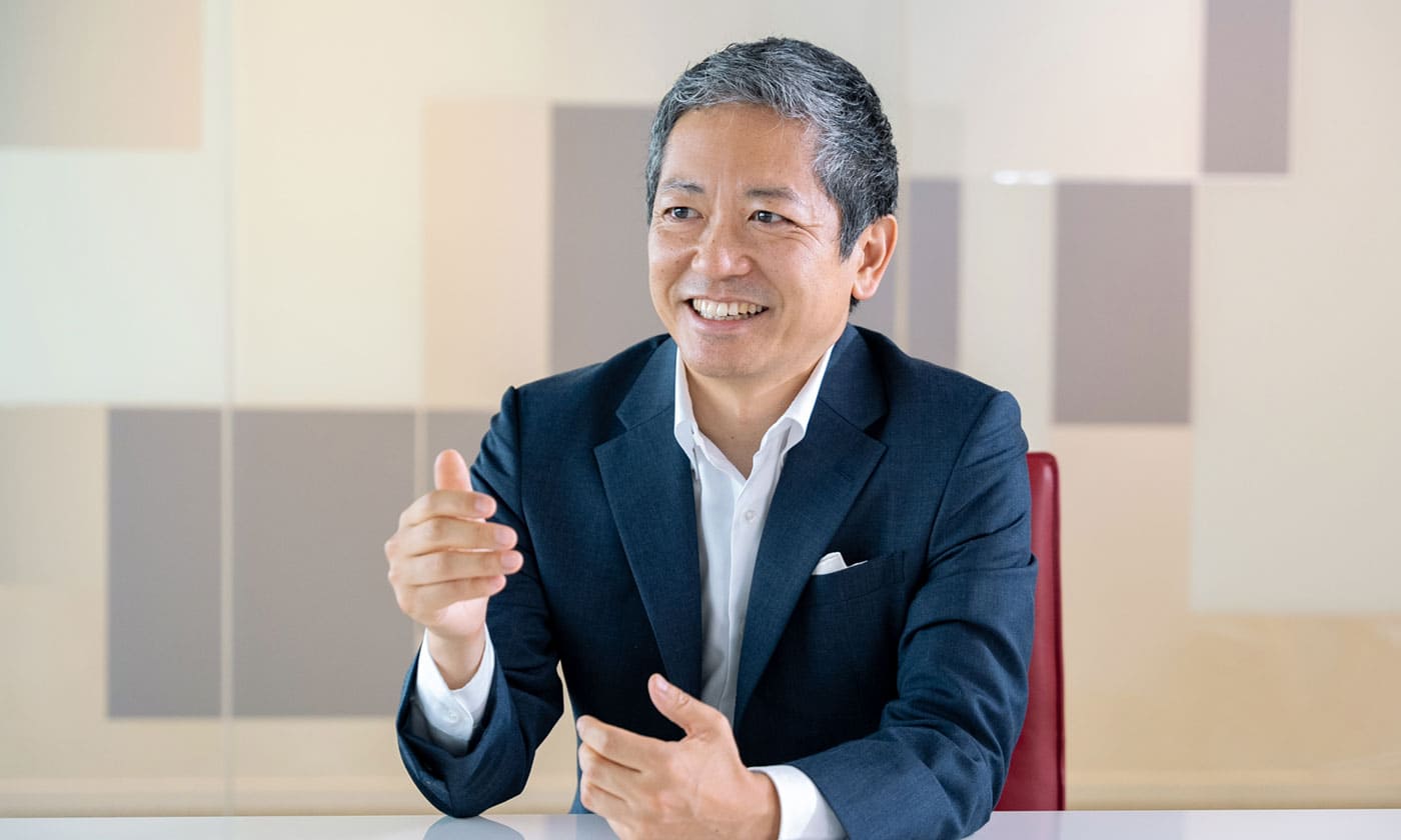 下山 氏
