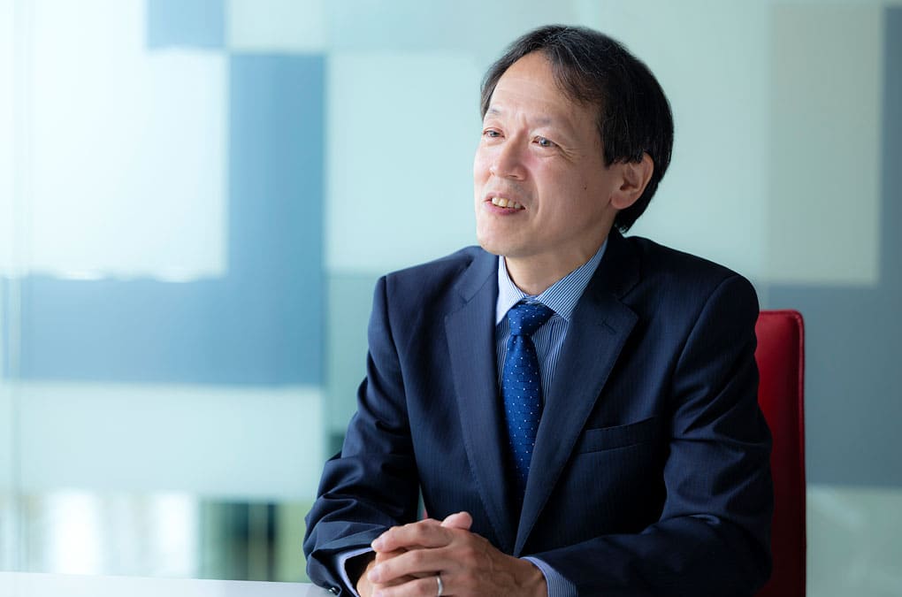 山田 氏