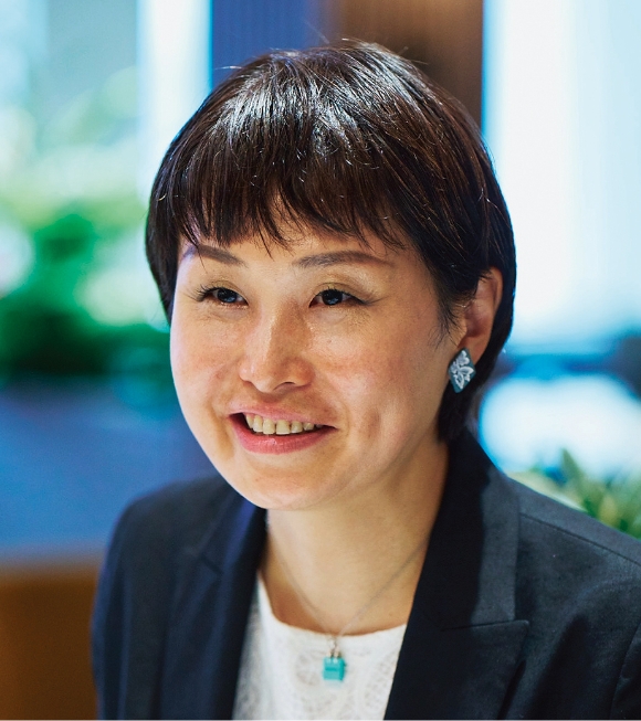 村上静枝部長