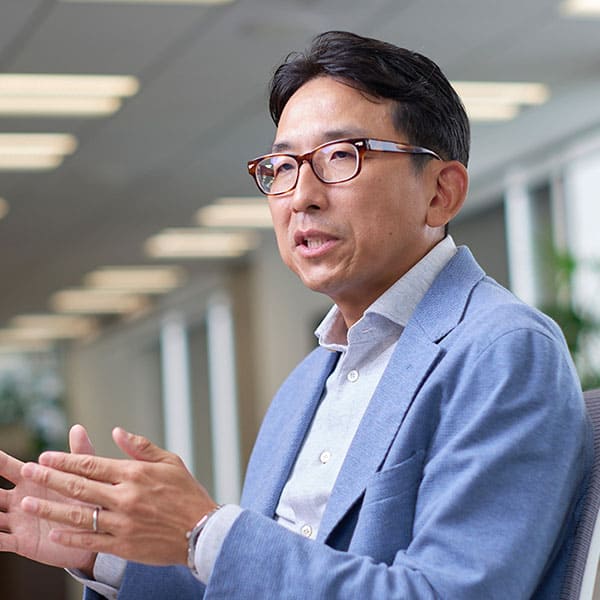 鈴木氏