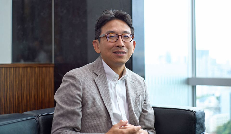 鈴木氏