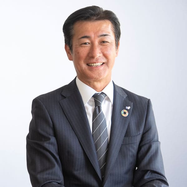 山本 氏