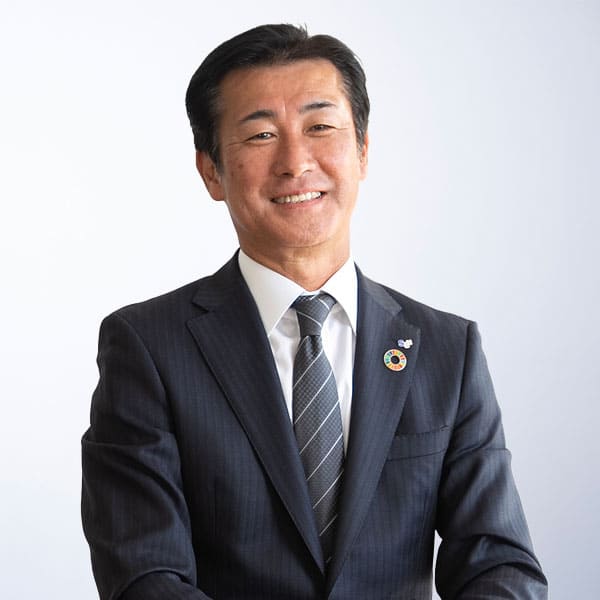 山本 氏