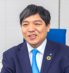 金井 孝三氏