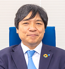 金井 孝三氏