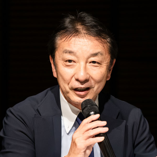 逢坂 氏