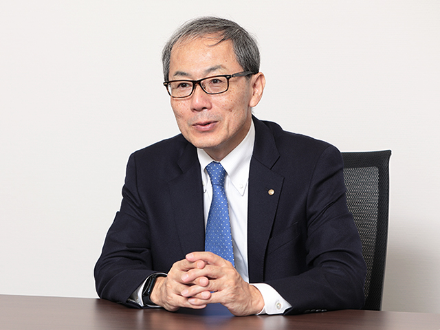 浜岡陽氏