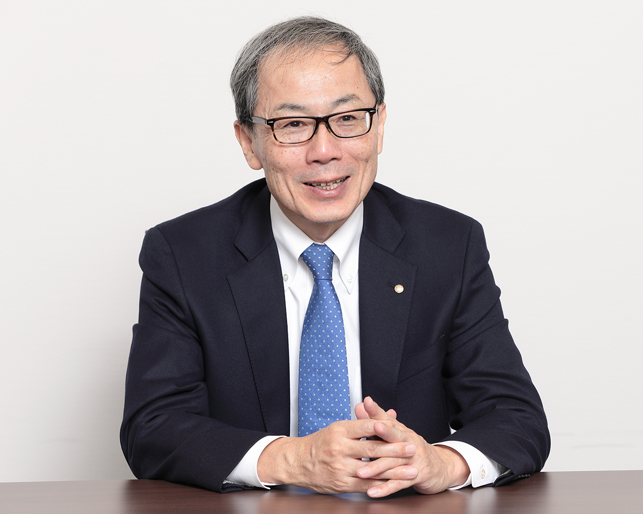 浜岡陽氏