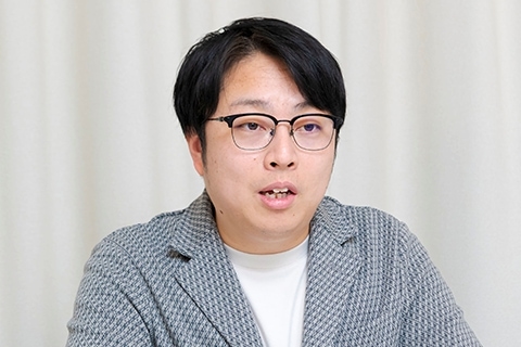 岩尾 俊兵氏