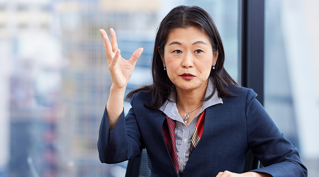 君島 朋子氏