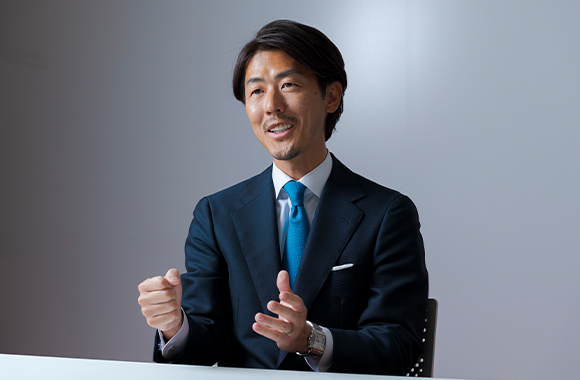 池端 由基氏
