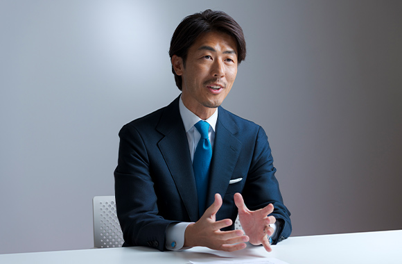 池端 由基氏
