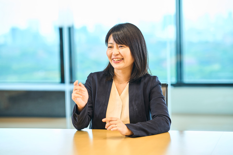 尾崎祐子氏