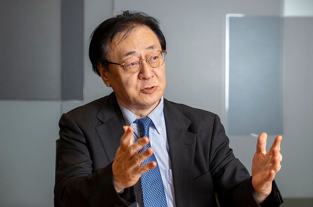 須藤 氏