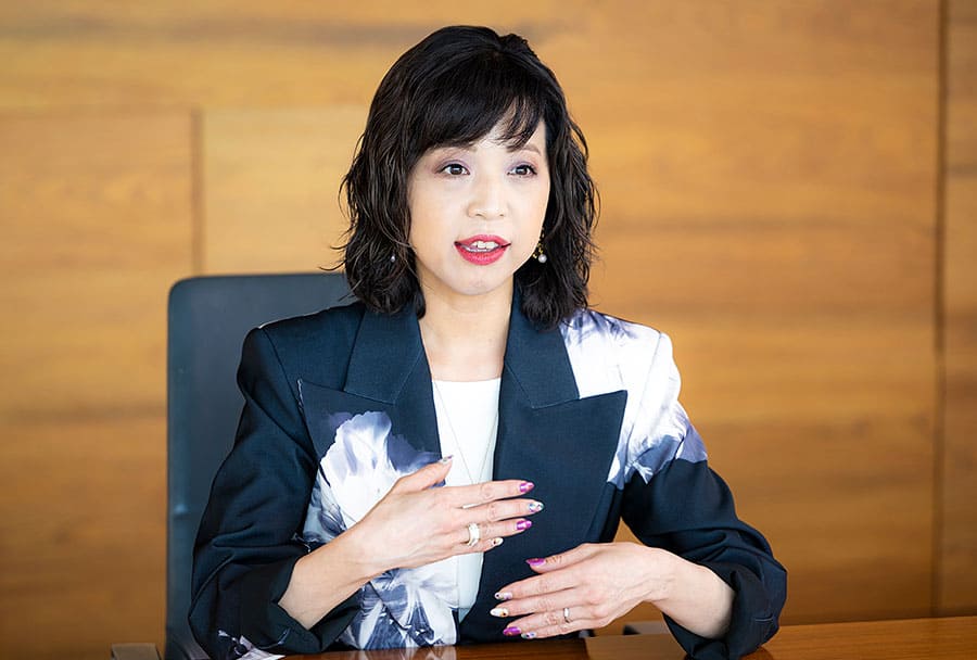 鈴木 氏